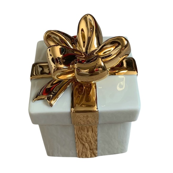 NWB Mikasa Holiday Elegance Fine Porcelain Present Box - Picture 3 of 11